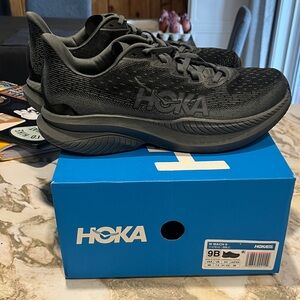 HOKA Mach 6 BNWT size 9